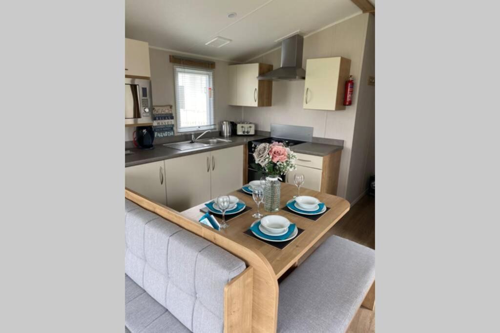 Three Bedroom Caravan Camber Εξωτερικό φωτογραφία